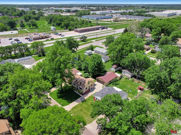4141 Holly Rd, Lincoln, NE 68502