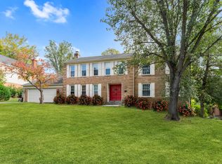 9 Snug Hill Ct, Potomac, MD 20854