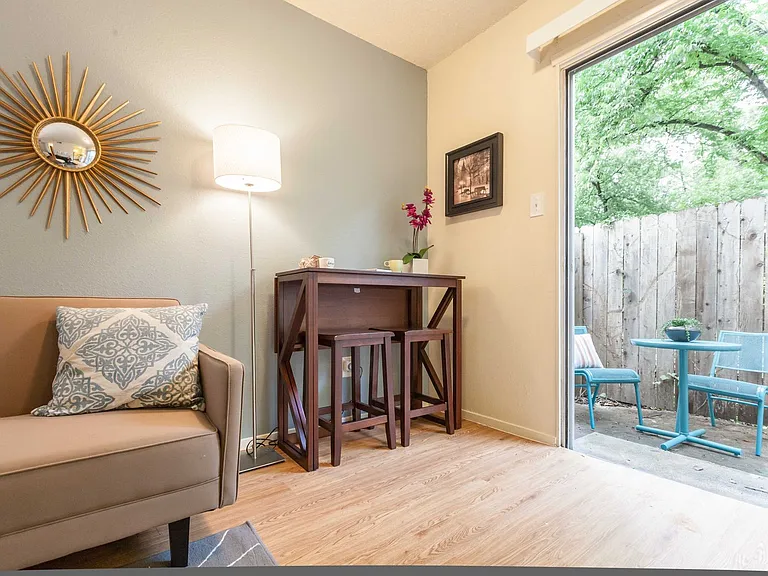 4209 Avenue B — Photo 20