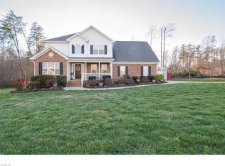 7773 Springdale Meadow Dr, Stokesdale, NC 27357