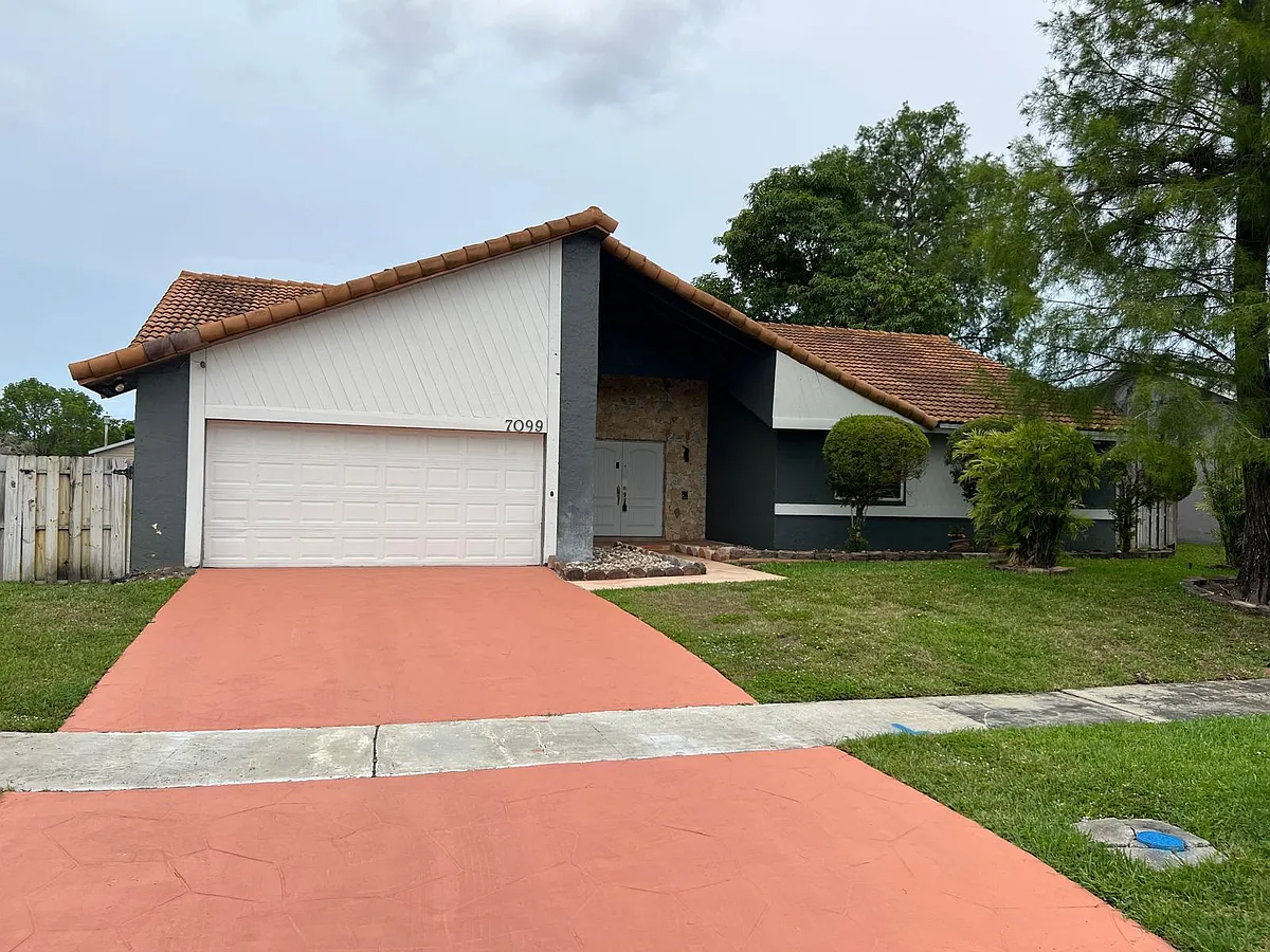 Building Photo - 7099 NW 48th Ct