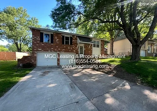2901 NW Kingsridge Dr Photo 1