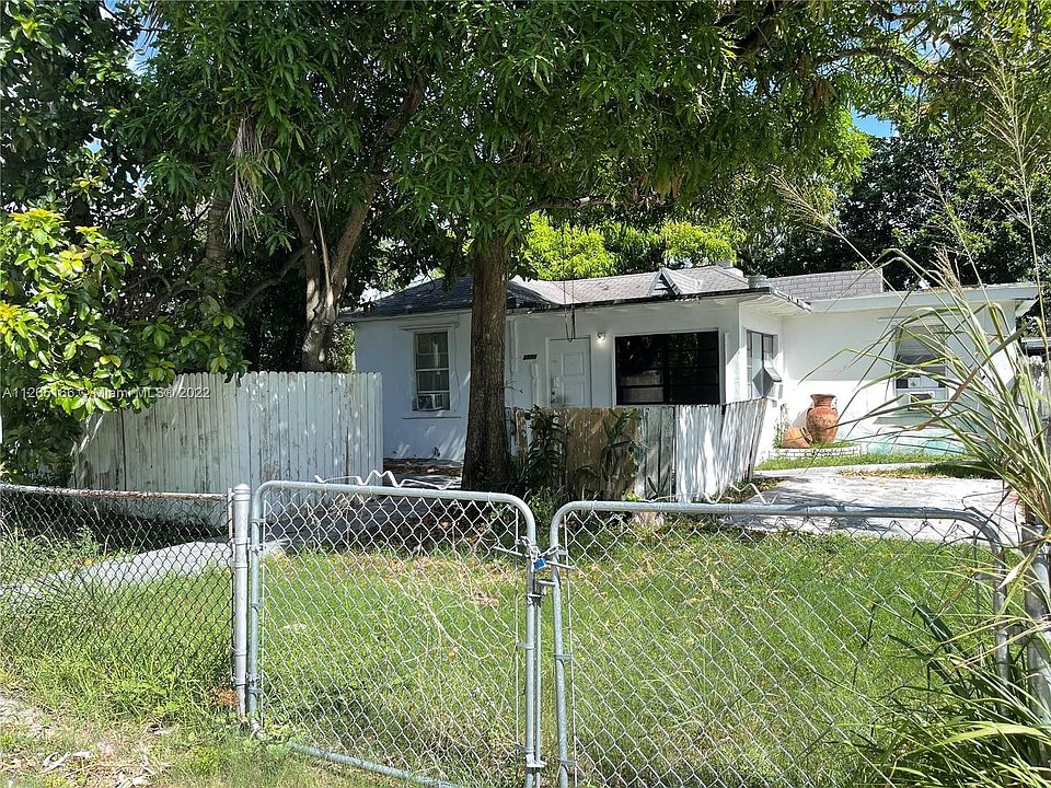 1st image of 2721 NE 207th St
