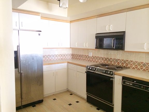 4th image of 2901 S Bayshore Dr APT 15F