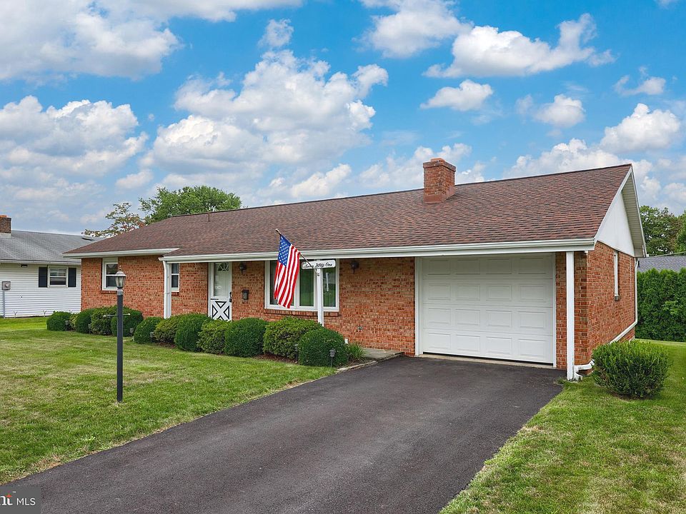 1st image of 731 Suzanne Dr
