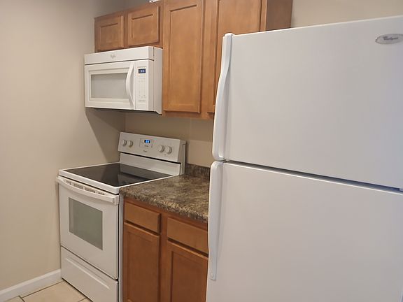 4th image of 1009-5 Briarwood Rd