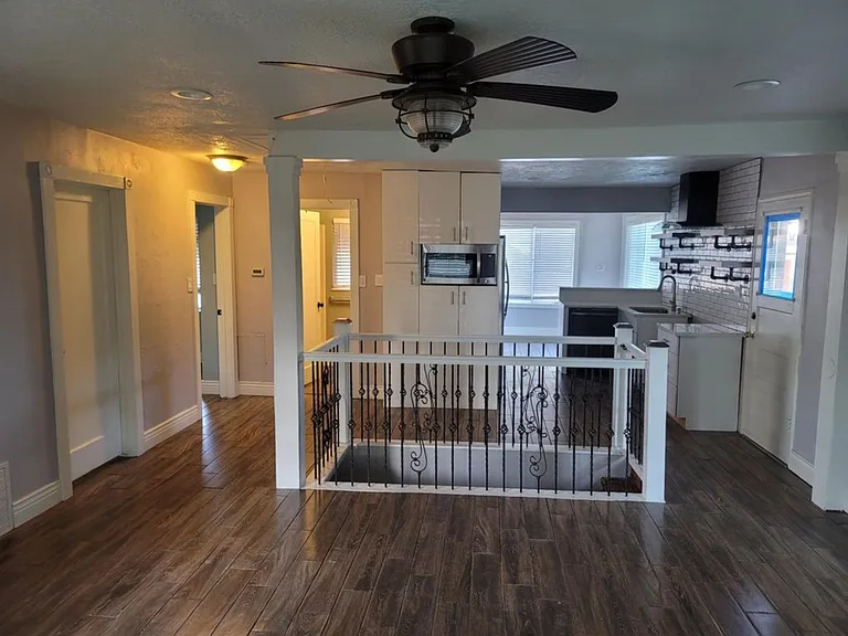976 N American Beauty Dr W — Photo 3