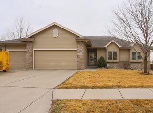 1018 Silver Ln, Crescent, IA 51526