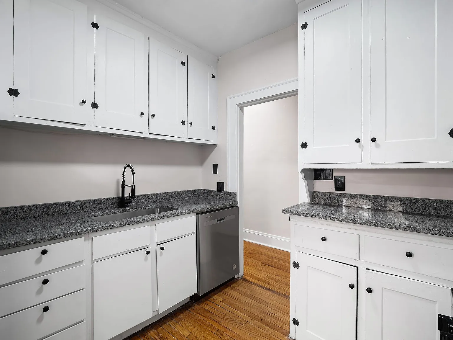 Robinview Apartments — Photo 3