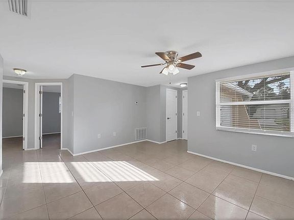 4th image of 1031 Elaine St