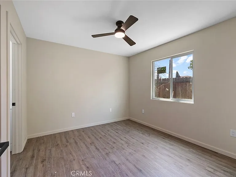 541 N Barbara Ave #B — Photo 4