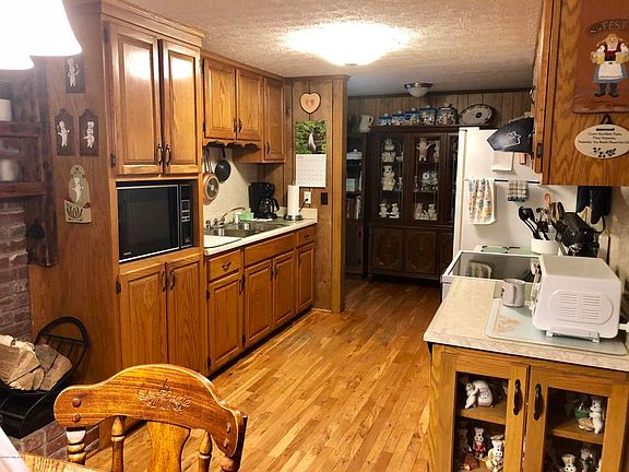3rd image of 720 Hagan Dennis Ln
