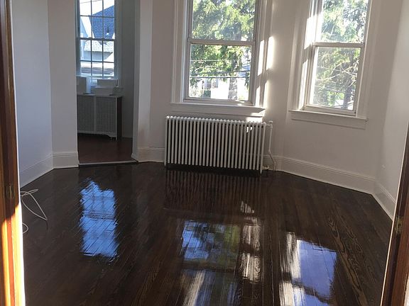 2nd image of 167 Marion St #2