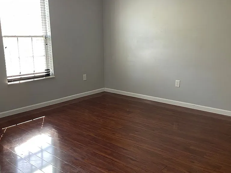 411 Cornus Ave — Photo 8
