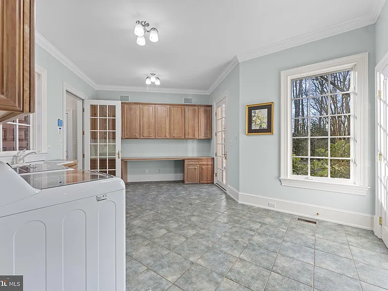 8541 Old Dominion Dr — Photo 31