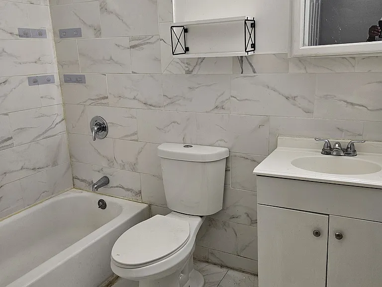 14 Oriental St — Photo 13