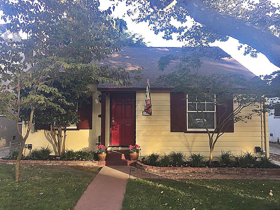 1st image of 2653 Harkness St