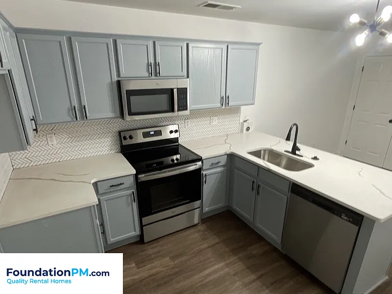 486 High Point Ter — Photo 3