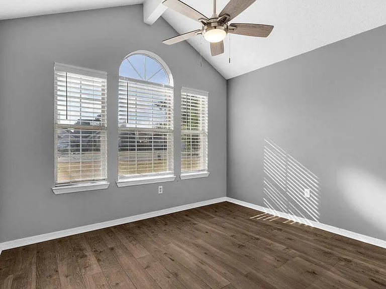1819 Heartland Dr — Photo 16