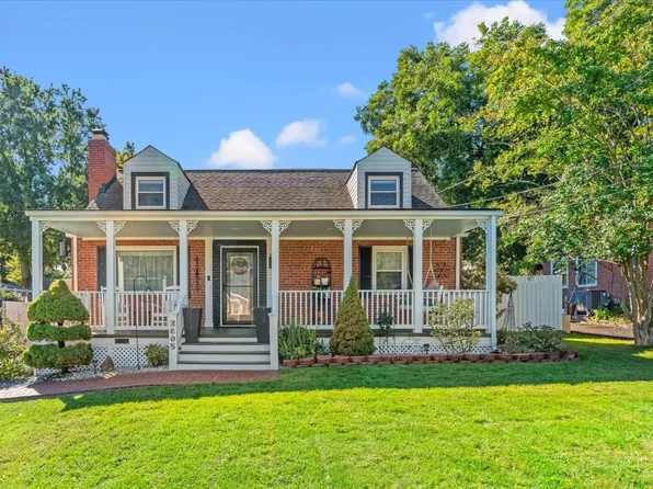 2605 Phillips Dr, Alexandria, VA 22306