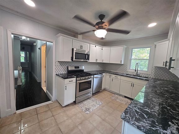 5th image of 279 Reservoir Rd #1