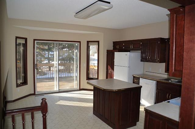 1st image of 715 Meadowood Dr