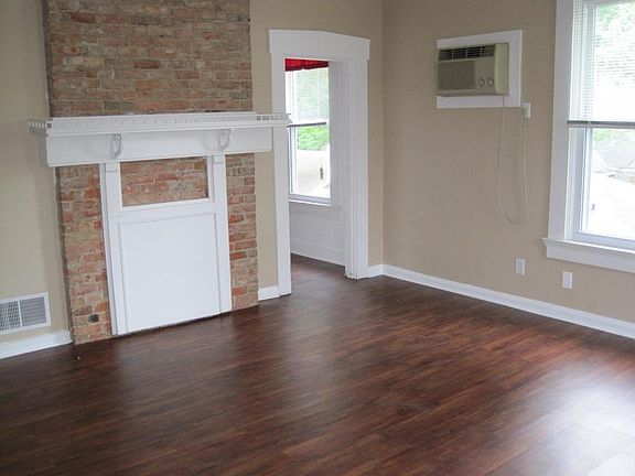 3rd image of 1532 Burney Ln APT 3