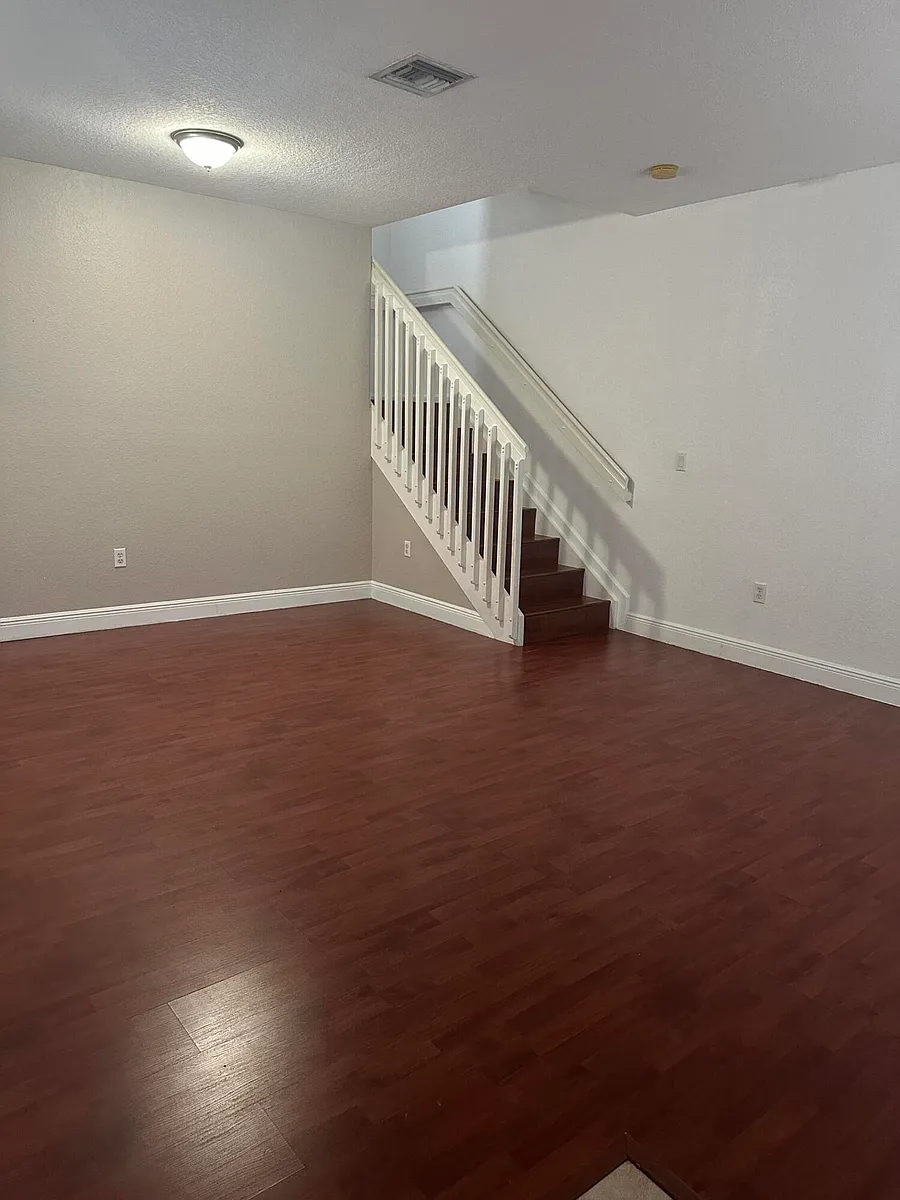 Building Photo - 2526 SW 83rd Ter #101