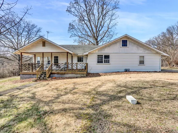 655 Hemlock Rd, Salem, VA 24153