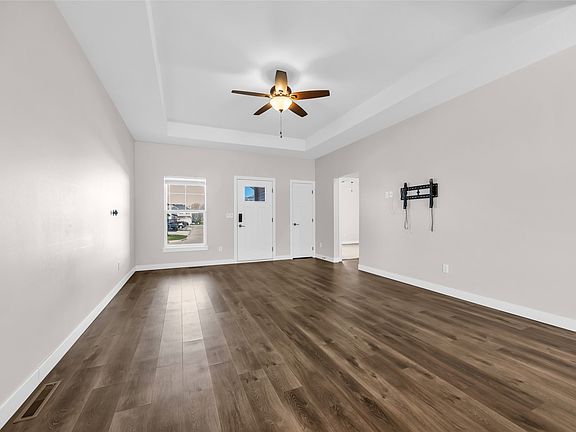 5th image of 2459 Rookwood Ln