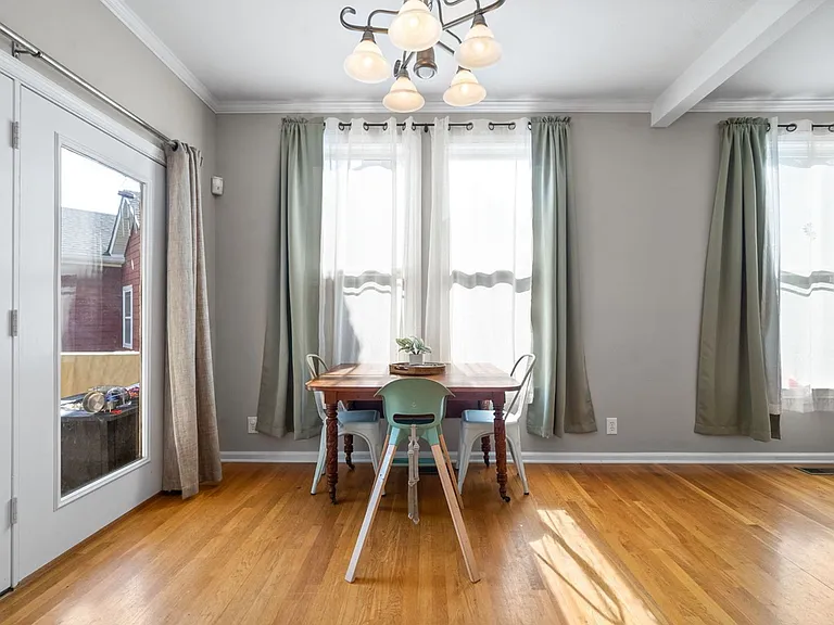 2200 Fairfax Dr — Photo 14