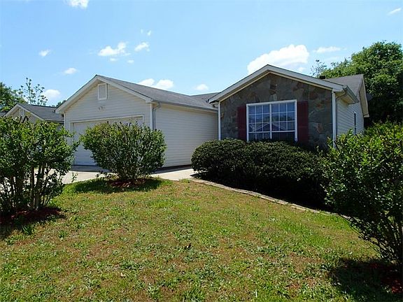 2nd image of 325 Autumn Lake Dr