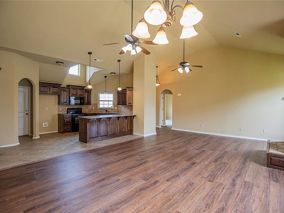 4th image of 590 Sorrento Dr