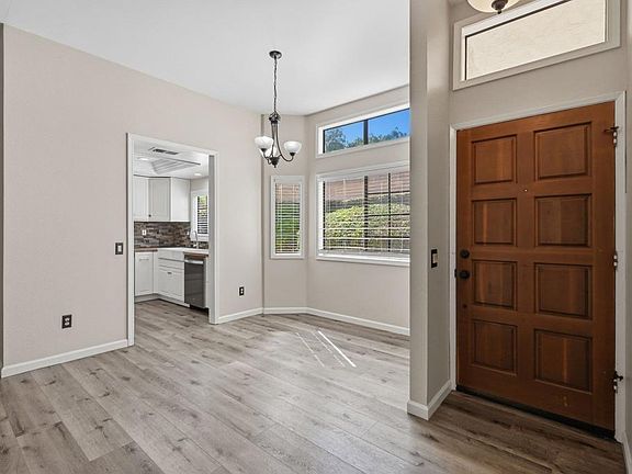 5th image of 3534 Ridgewood Way