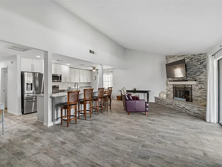 5440 Leahy Ln — Photo 15