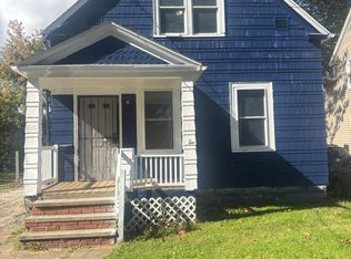 4002 E 55th St, Newburgh Heights, OH 44105