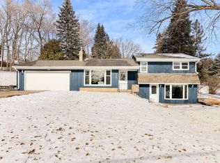 449 Glenwood Ave, Roseville, MN 55113