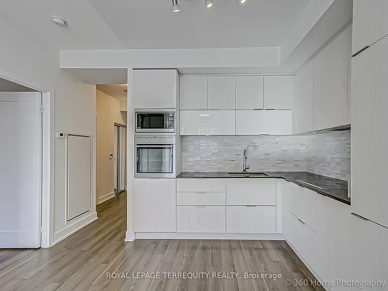 318 Richmond St W #1207 — Photo 7