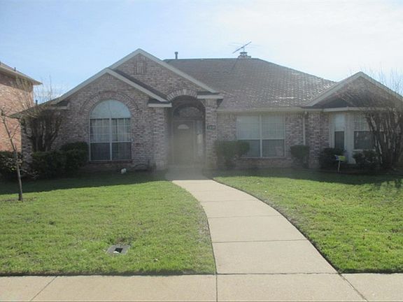 4th image of 1030 Essex Dr