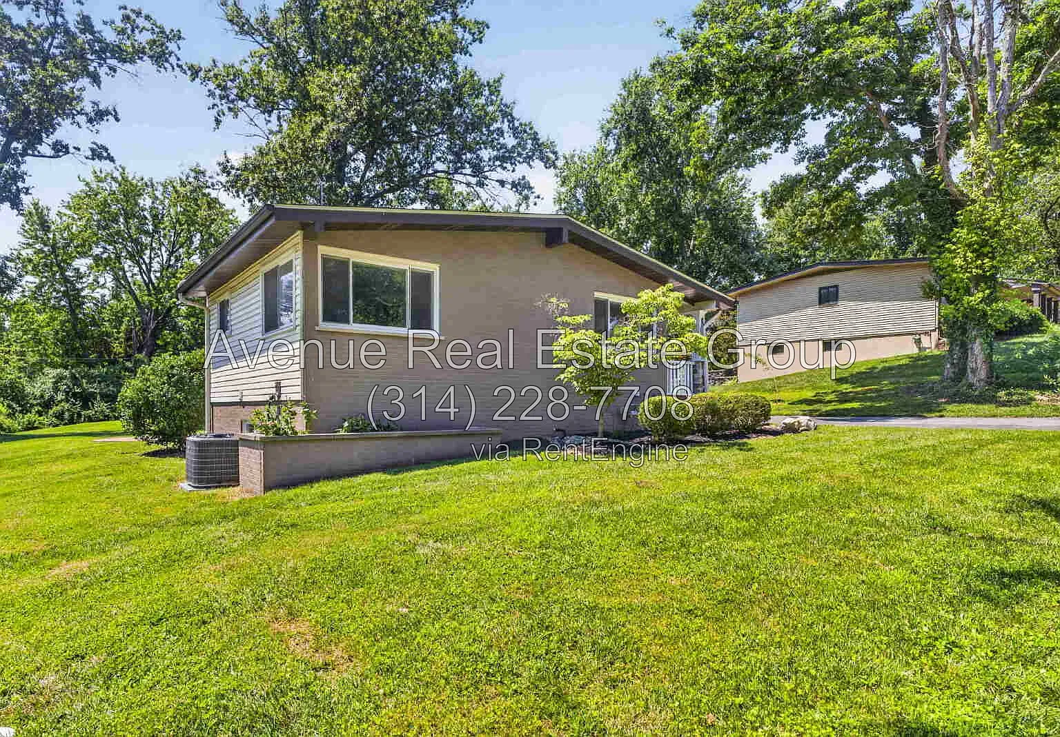 4 bed, 2.0 bath, 3616 sqft, $3,700 — Photo 2