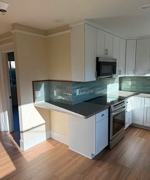274 N Waverly — Photo 3