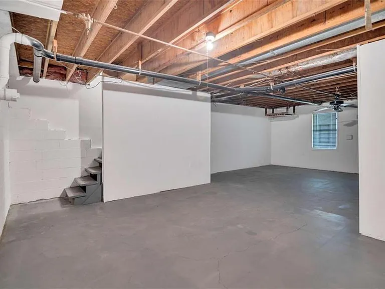 2099 Valley Oaks Dr SE — Photo 24