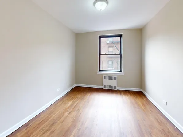 112-30 Northern Boulevard image 8 of 13