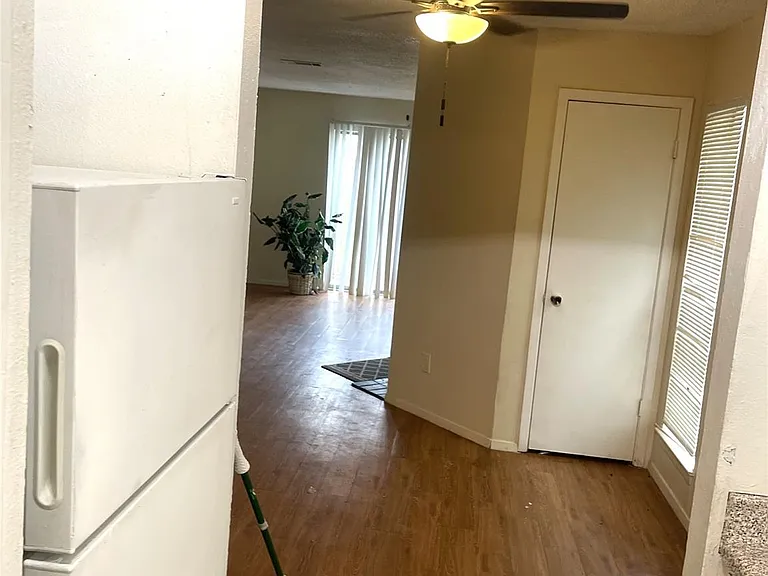 1902 W Loop #B-1 — Photo 19