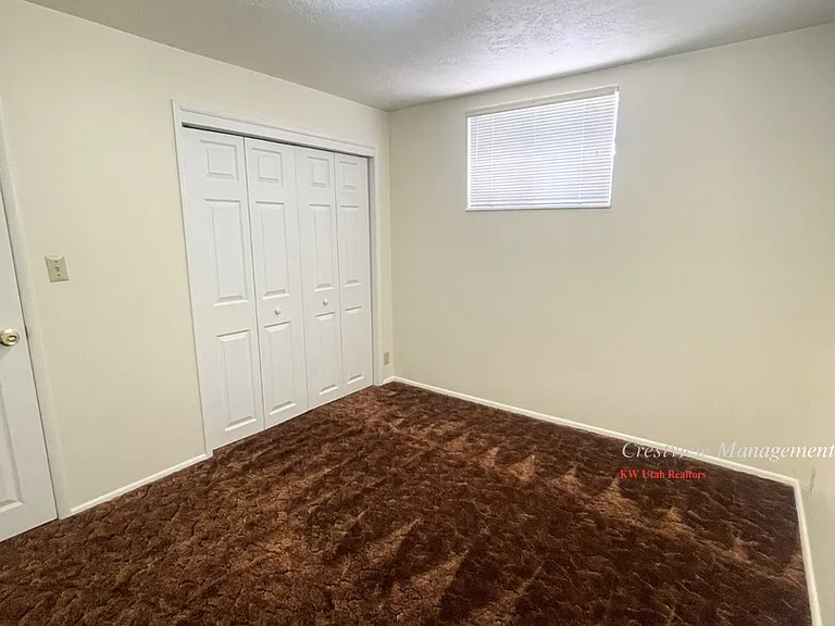 1498 E Pioneer Rd — Photo 17
