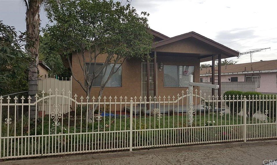 2nd image of 4732 Grape St