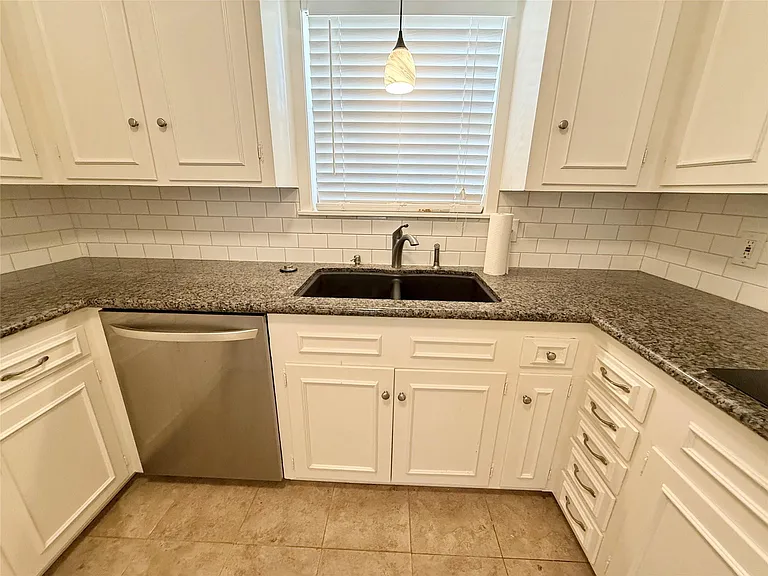 106 Longacre Dr — Photo 11