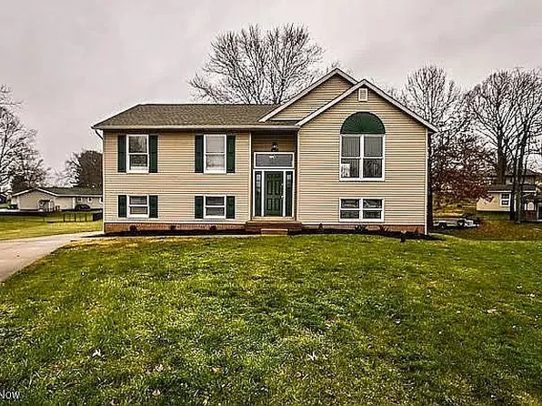 2391 Libra Cir SW, Canton, OH 44706