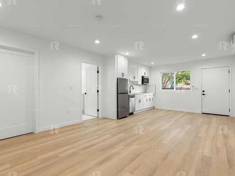 (El/Fe/Yo:B) 1534 15th Street — Photo 3