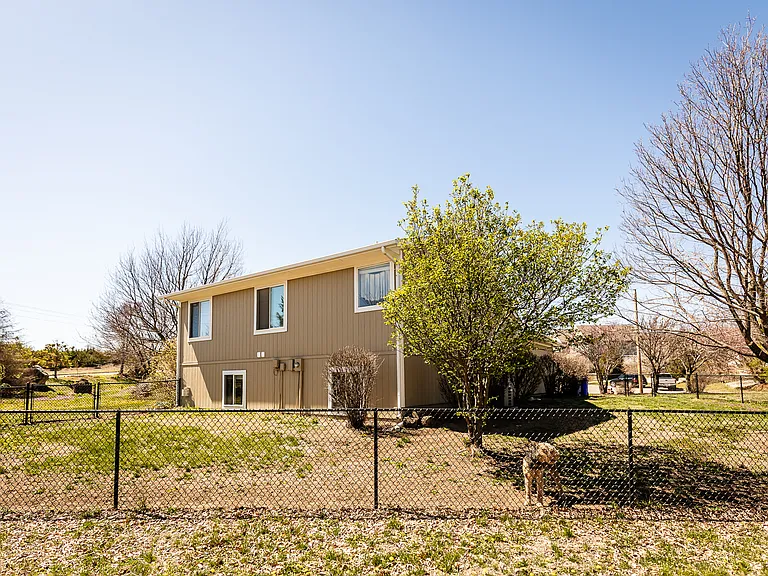2202 Cinder Ct — Photo 4